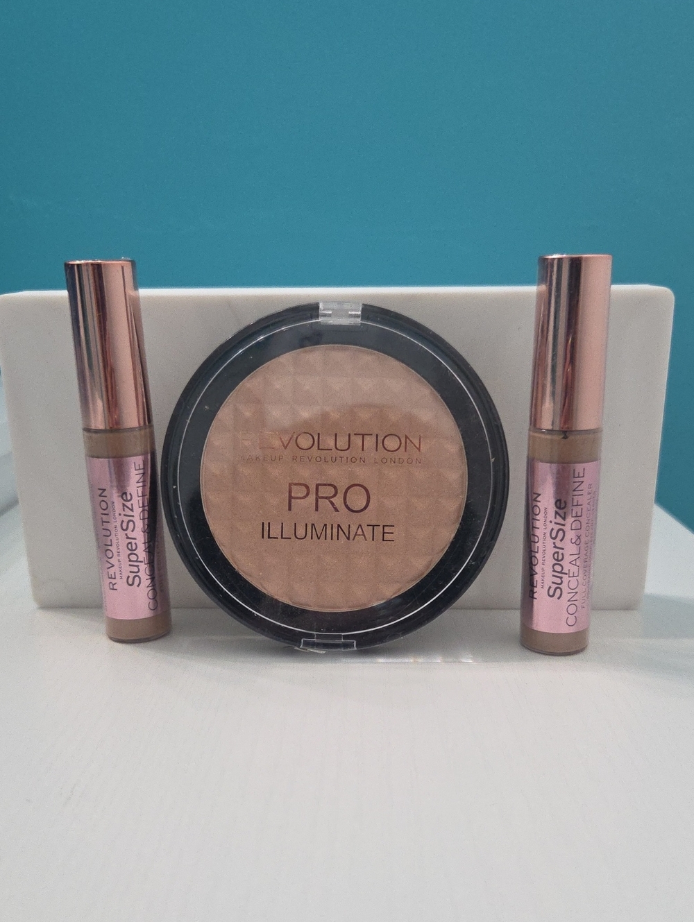 Revolution Pro Illuminate Highlighter in Champagne Glow with Concealer Duo